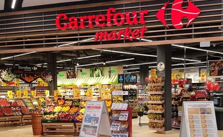 Właściciela może zmienić około 800 sklepów z logo Carrefour. / autor: Carrefour Polska (mat. prasowe)
