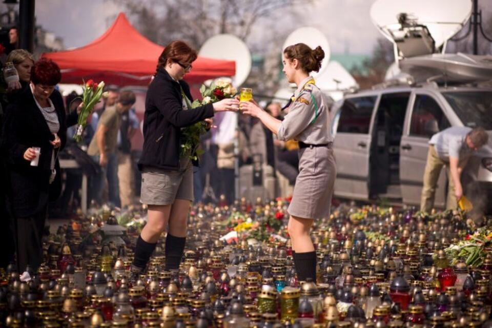 Żałoba narodowa po katastrofie smoleńskiej. Kwiecień 2010 (fot. Tomasz Mielcarz)