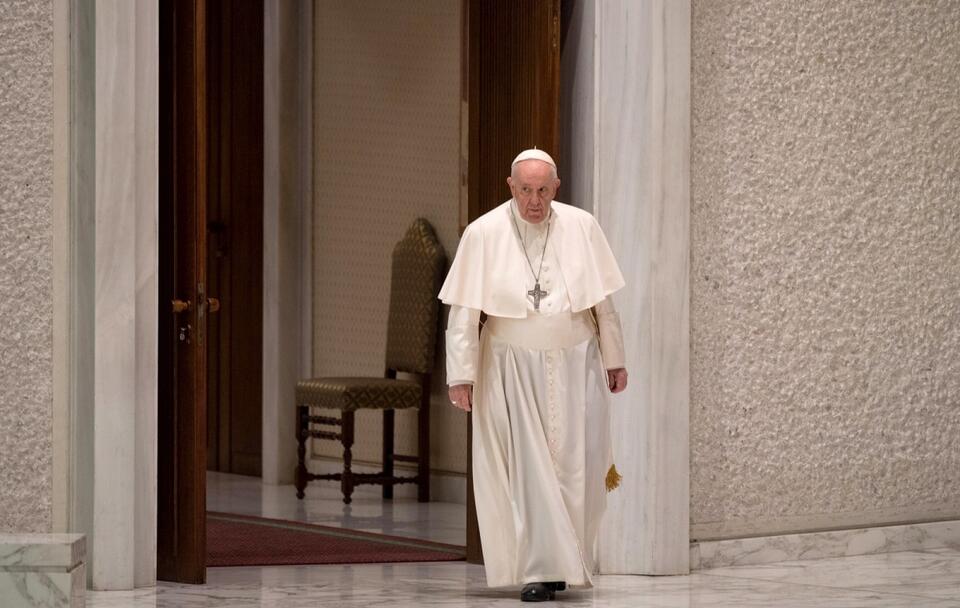 Papież Franciszek podczas audiencji generalnej w Auli Pawła VI w Watykanie / autor: PAP/EPA
