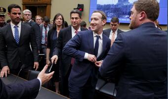 Zuckerberg szpieguje jak Edgar Hoover