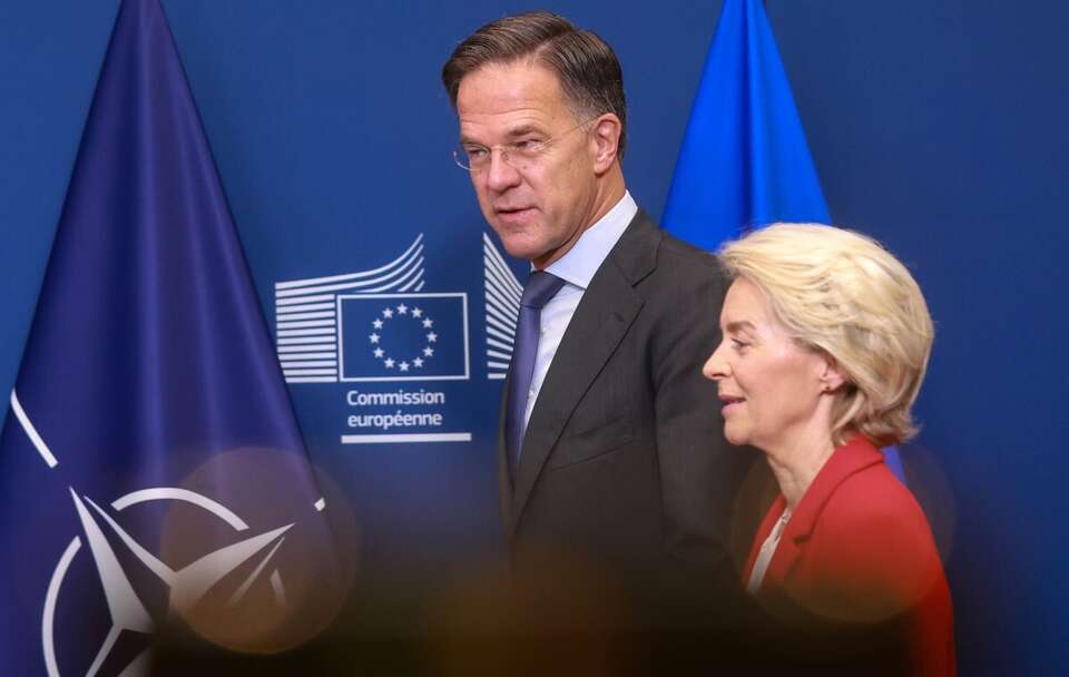 Mark Rutte i Ursula von der Leyen / autor: PAP/EPA/OLIVIER HOSLET