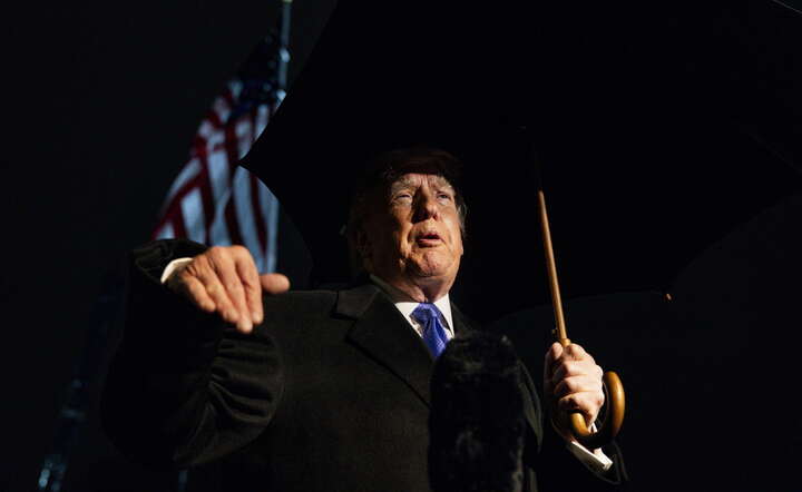 Prezydent USA Donald Trump w Białym Domu / autor: PAP/EPA/BONNIE CASH 