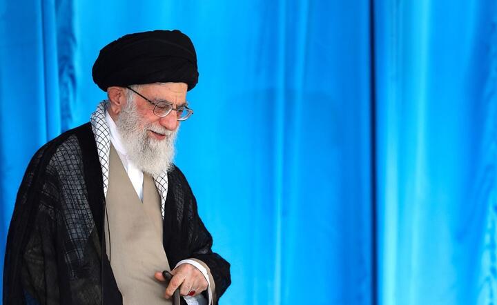 Chamenei: Mimo sankcji Iran ma bardzo mocne siły powietrzne