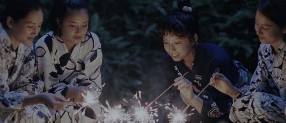 Nasza młodsza siostra”, reż. Hirokazu Koreeda,  dystr. Gutek Film