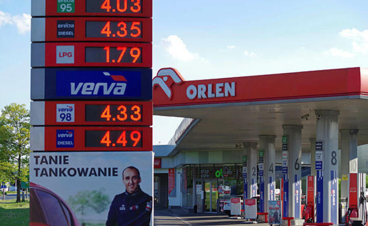 Cena benzyny 95 wzrosły powyżej 4 zł za litr i będą rosły / autor: Fratria/ KK