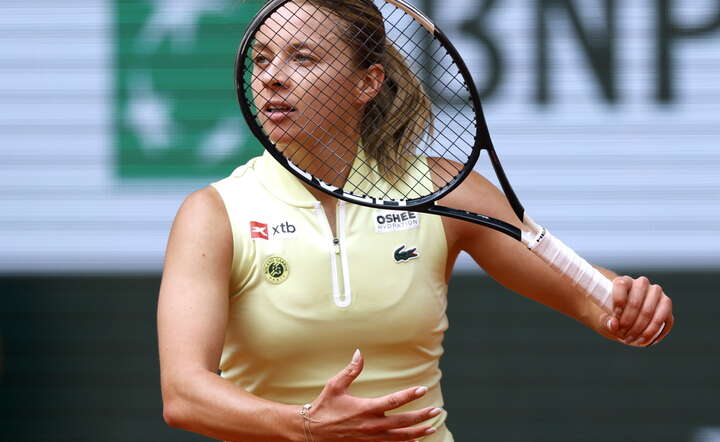 Maja Chwalińska na korcie w Paryżu w finale Rolland Garros / autor: PAP/EPA/YOAN VALAT 