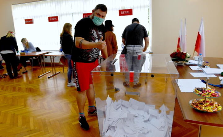 Policja odnotowała 530 incydenty w związku z wyborami / autor: PAP/ Marcin Bielecki