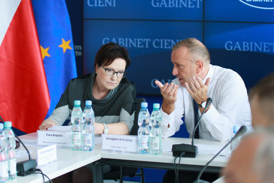 Ewa Kopacz i Grzegorz Schetyna podczas posiedzenia gabinetu cieni PO / Źródło: Flickr / Platforma Obywatelska / CC BY-SA 2.0 / autor: Flickr: Platforma RP