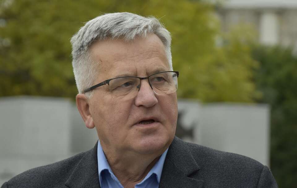 Komorowski t zaatakował obecną głowę państwa opierając się na obrzydliwych atakach Onetu. / autor: Fratria