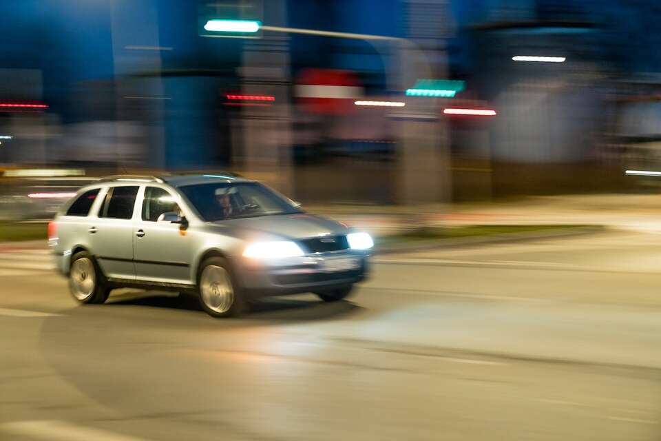 Wchodzą w życie nowe przepisy o ruchu drogowym. / autor: PAP/EPA