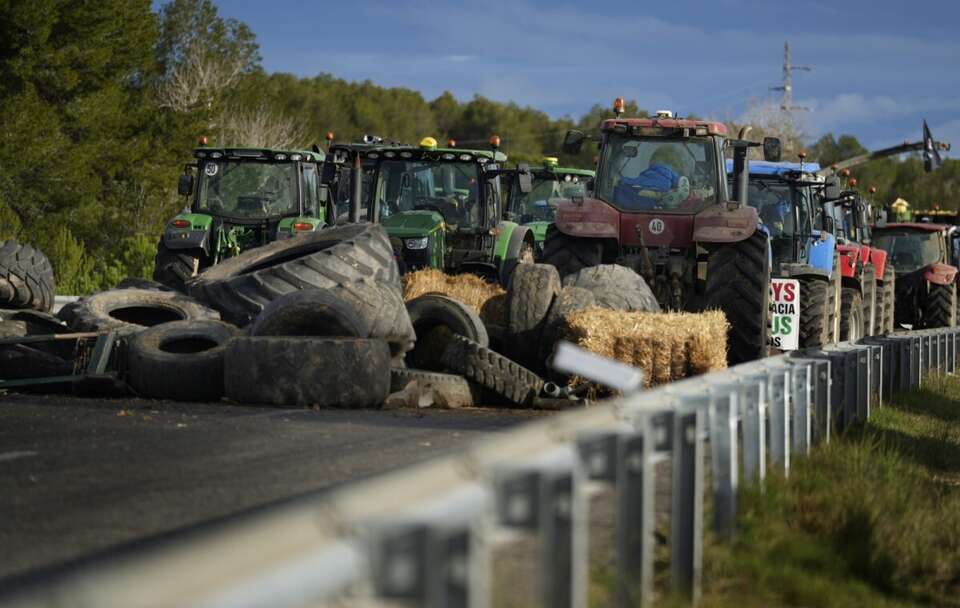 Protest rolników w Hiszpanii / autor: PAP/EPA/David Borrat