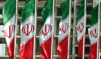 W Iranie policja zamknęła setki sklepów z „niestosowną” odzieżą