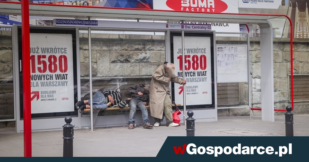 Na przystankach stolicy bez zmian. Agora na kolejny rok