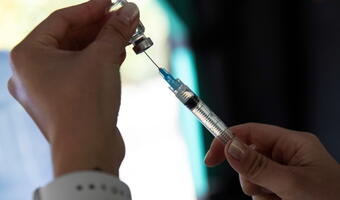 UE z 2. umową z Pfizer/BioNTech. 300 mln dawek szczepionki