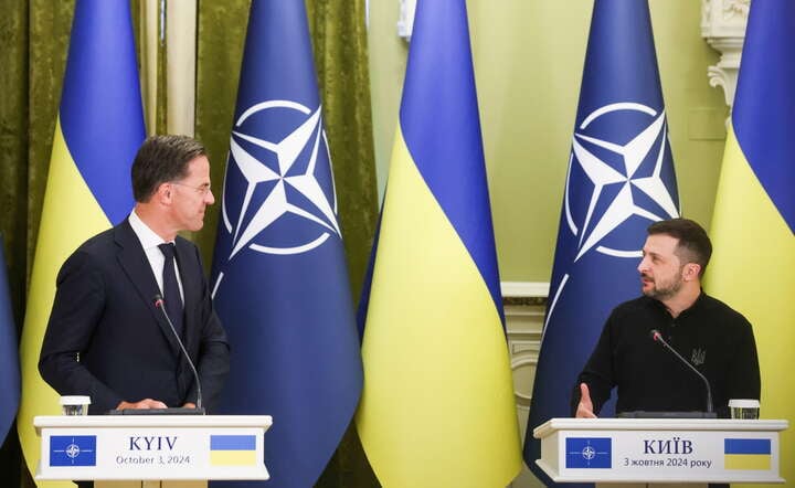 Sekretarz generalny NATO Mark Rutte (L) i prezydent Ukrainy Wołodymyr Zełenski (P) podczas konferencji prasowej w Kijowie / autor: PAP/Viktor Kovalchuk