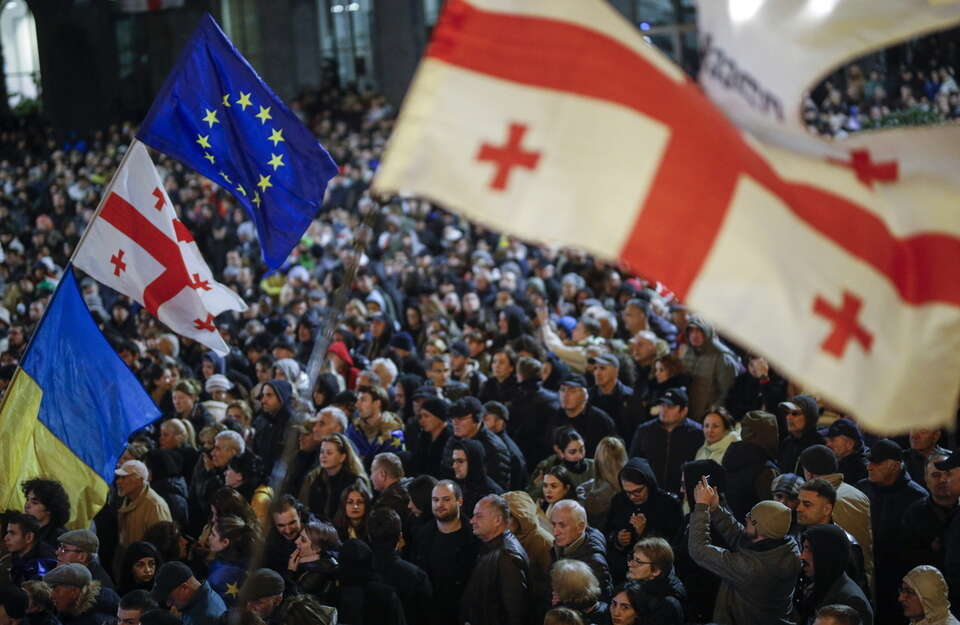 Protesty w Gruzji / autor: EPA/DAVID MDZINARISHVILI Dostawca: PAP/EPA.