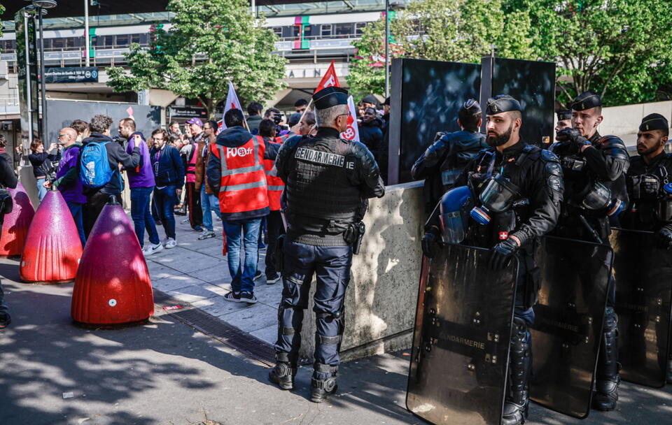 Protesty we Francji / autor: PAP/EPA/CHRISTOPHE PETIT TESSON