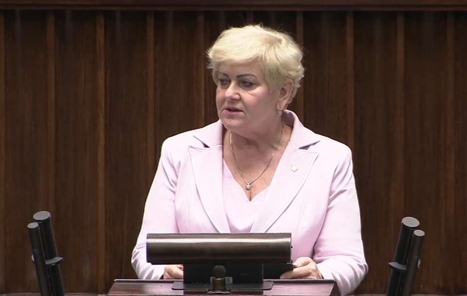 Pępek bez kolejki do lekarza, jej asystenci z nowymi posadami