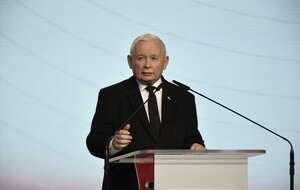 Prezes PiS Jarosław Kaczyński podczas konferencji prasowej w siedzibie PiS przy ul. Nowogrodzkiej w Warszawie / autor: Fratria