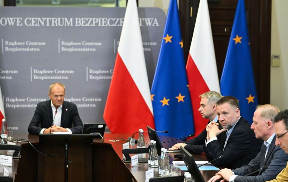 Prof. Żerko uświadomił ministra Tuska ws. akcji służb!