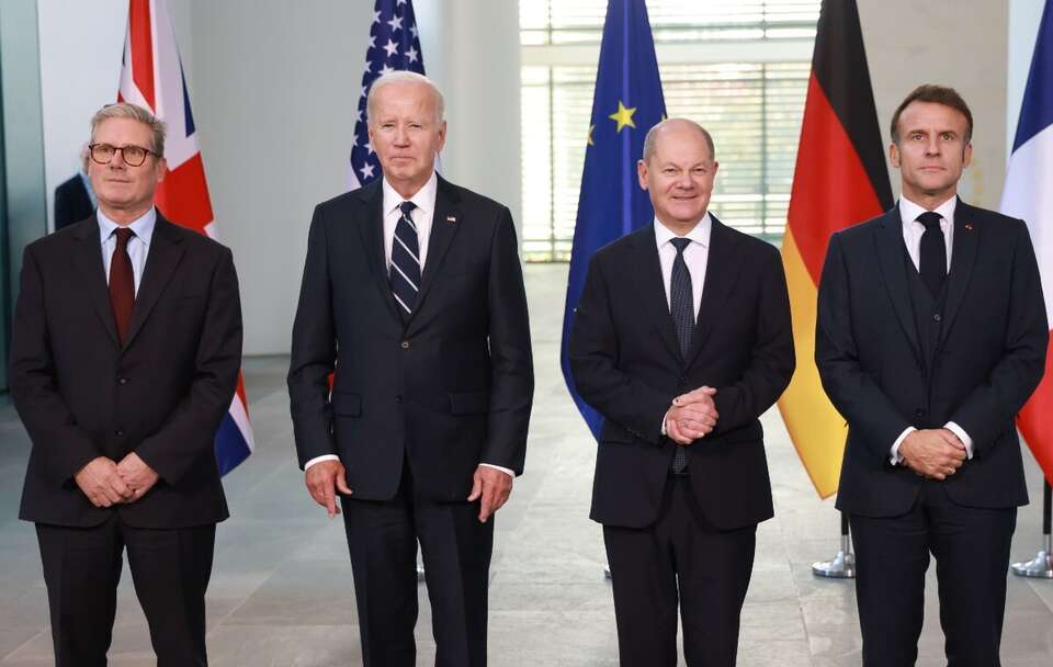 Keir Starmer, Joe Biden, Olaf Scholz i Emmanuel Macron / autor: PAP/EPA/CLEMENS BILAN