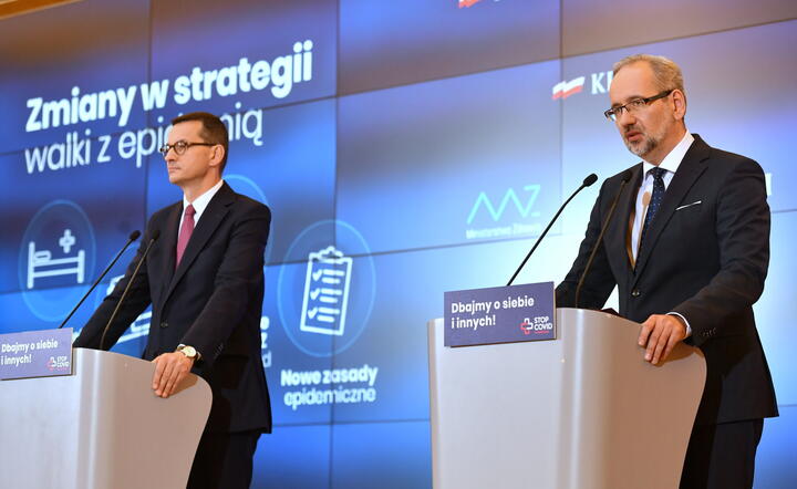 Premier Mateusz Morawiecki (L) i minister zdrowia Adam Niedzielski (P) / autor: PAP/Piotr Nowak