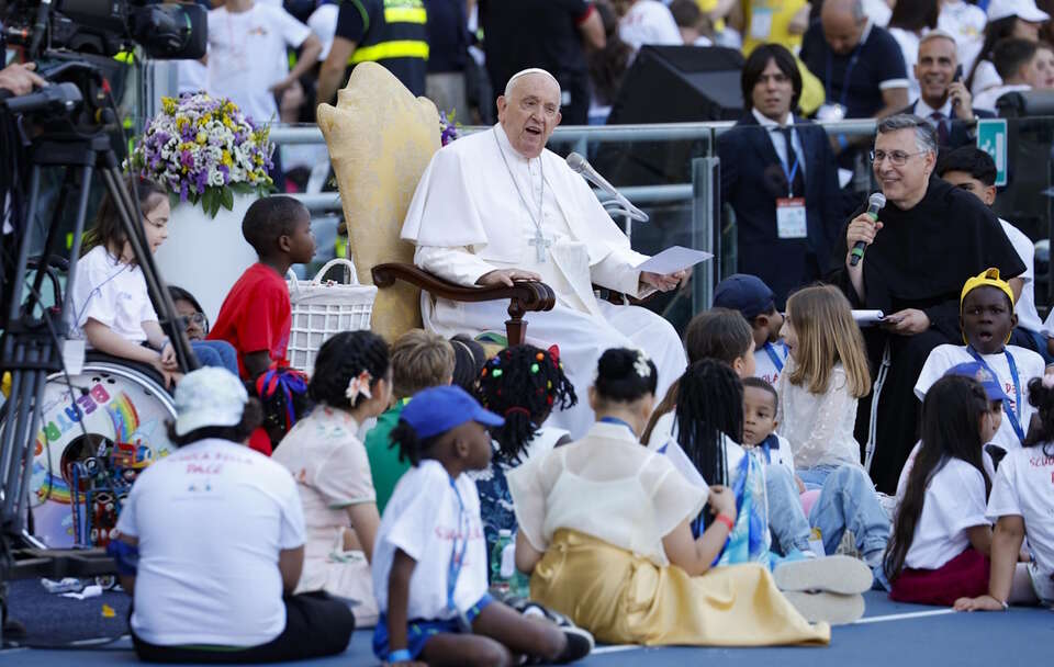 Papież Franciszek / autor: PAP/EPA/FABIO FRUSTACI