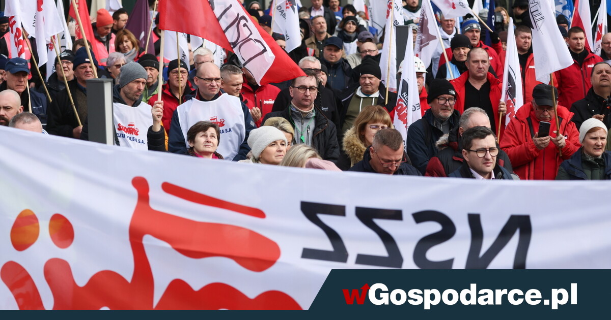 Płace pocztowców – zarząd zaognia spór