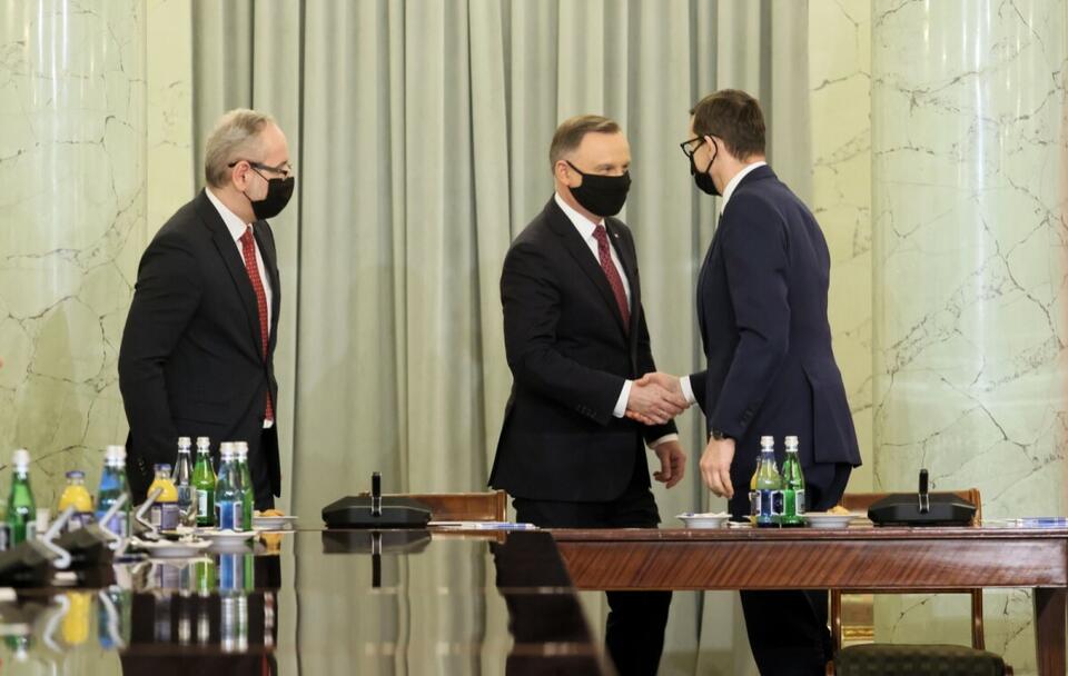 Spotkanie prezydenta, premiera i szefa MZ / autor: PAP/Leszek Szymański