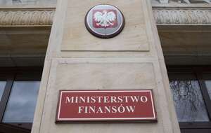 Amerykański ekonomista, doradca prezydenta USA Donalda Trumpa Arthur Laffer mocno skrytykował polskie Ministerstwo Finansów / autor: Fratria