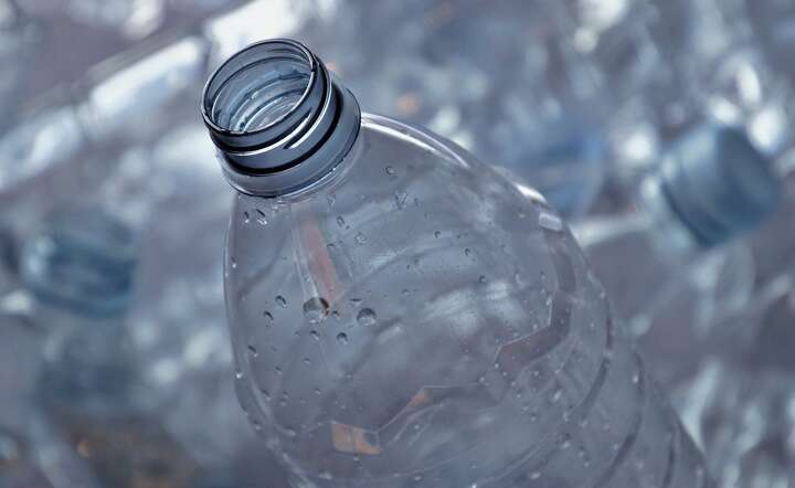 Kaucją objęte zostaną m.in. plastikowe butelki do poj. 3 litrów. / autor: Pixabay