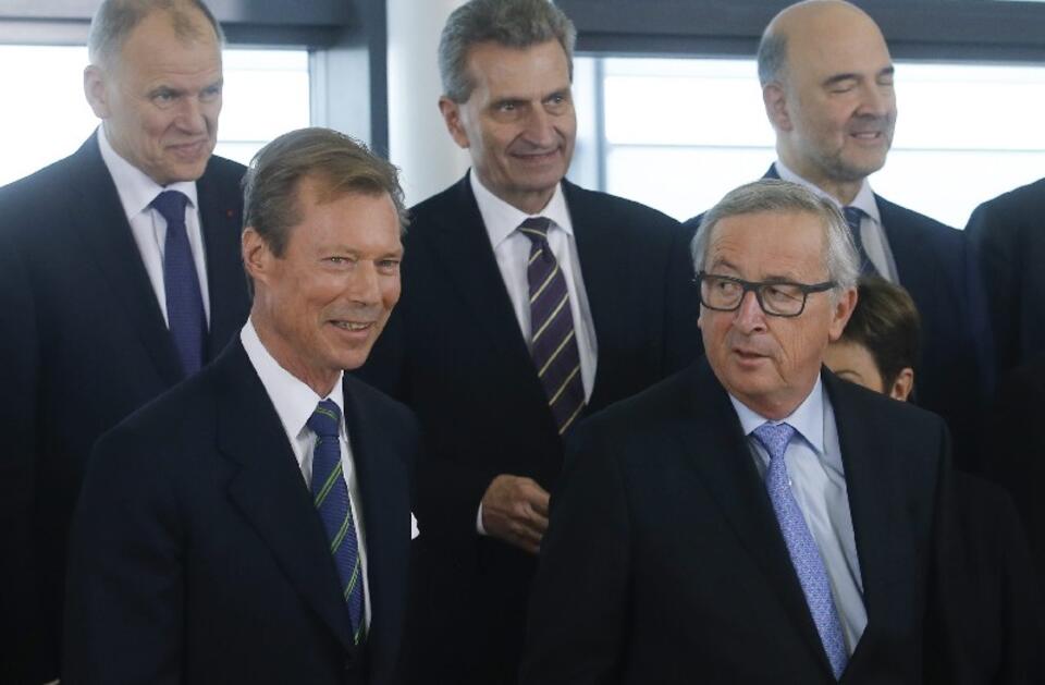 Jean-Claude Juncker - pierwszy z prawej na dole, PAP/EPA
