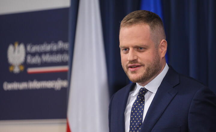 Minister Cieszyński broni Niedzielskiego