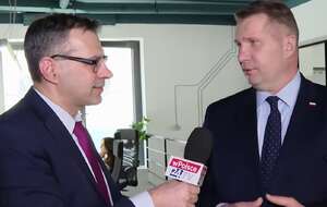 Prof. Przemysław Czarnek w naszym newsroomie rozmawia z Jackiem Karnowskim, red. naczelnym Telewizji wPolsce24 / autor: YT: TV wPolsce24