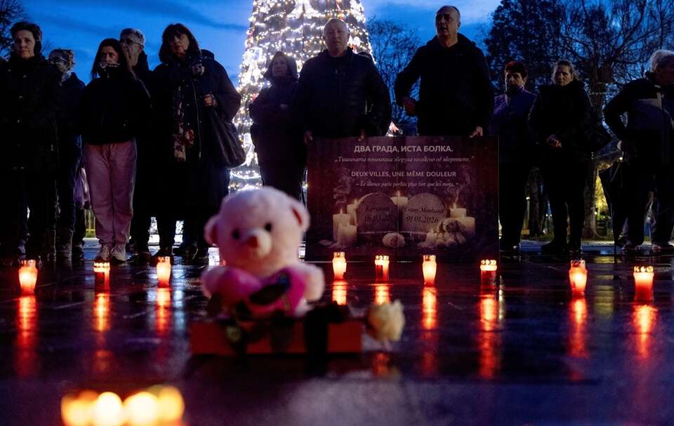 Sąd w mieście Sion w szwajcarskim kantonie Valais utrzymał decyzję o aresztowaniu właściciela klubu w Crans-Montanie / autor: EPA/GEORGI LICOVSKI Dostawca: PAP/EPA.