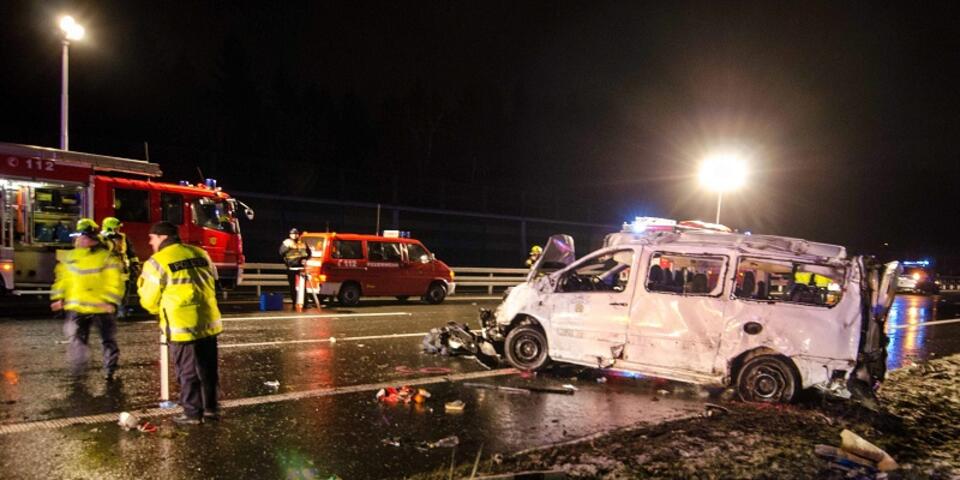 Wypadek polskiego busa w Niemczech. Nie żyją dwie osoby