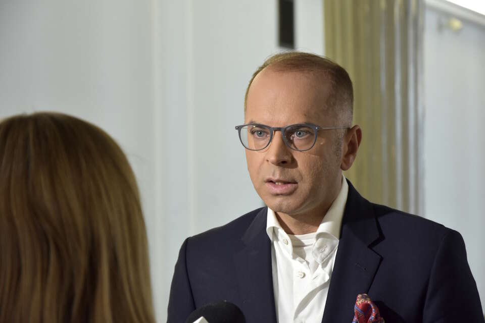 Szczerba z alternatywnej rzeczywistości... "Donald Tusk dowozi"