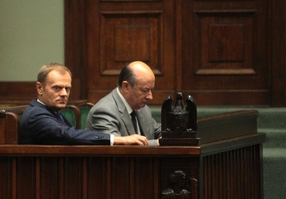 Premier Tusk i minister Rostowski w Sejmie, 19 sierpnia 2011 r. 