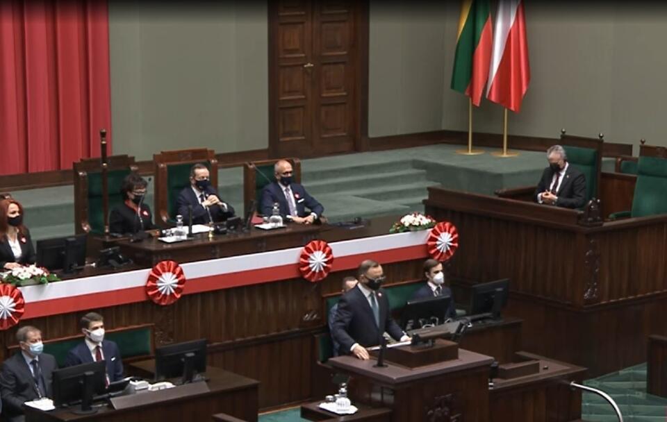 Prezydent Andrzej Duda podczas zgromadzenia / autor: Screen TVP Info