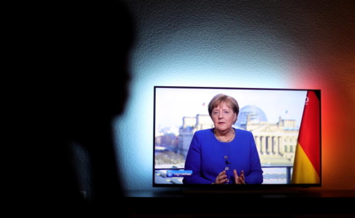 W poniedziałek kanclerz Niemiec Angela Merkel ogłosi plan przeznaczenia 822 mld euro na ratowanie gospodarki / autor: PAP/EPA/FRIEDEMANN VOGEL