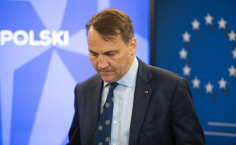 „NRC”: Sikorski otrzymuje 100 tys. dolarów z ZEA. To budzi podejrzenia