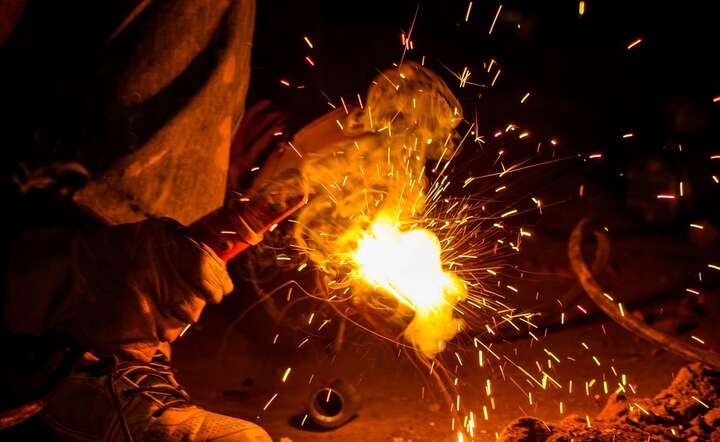 W norweskiej hucie wysyłano polskich pracowników do pracy w toksycznym środowisku. ZDJĘCIE ILUSTRACYJNE / autor: Pixabay