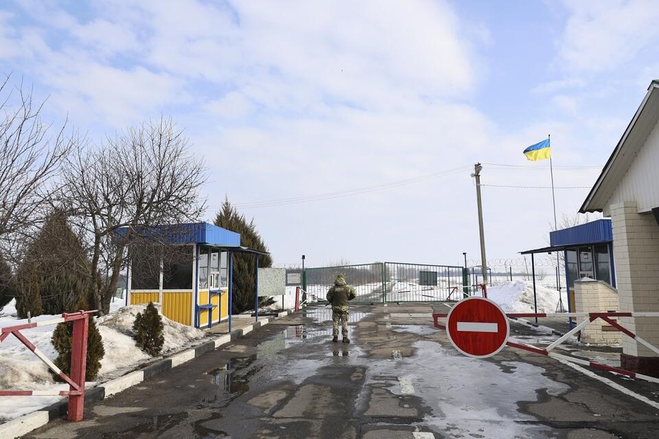 Patrole na granicy rosyjsko-ukraińskiej / autor: PAP/EPA