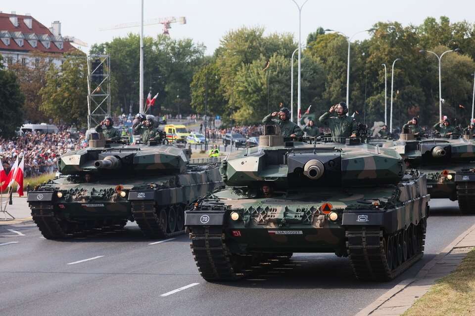 Defilada z okazji Święta Wojska Polskiego na Wisłostradzie w Warszawie / autor: PAP/Leszek Szymański