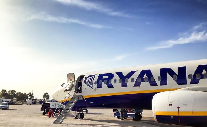 Samolot Ryanair na lotnisku (zdjęcie ilustracyjne, NIE PRZEDSTAWIA opisywanej sytuacji) / autor: Pixabay