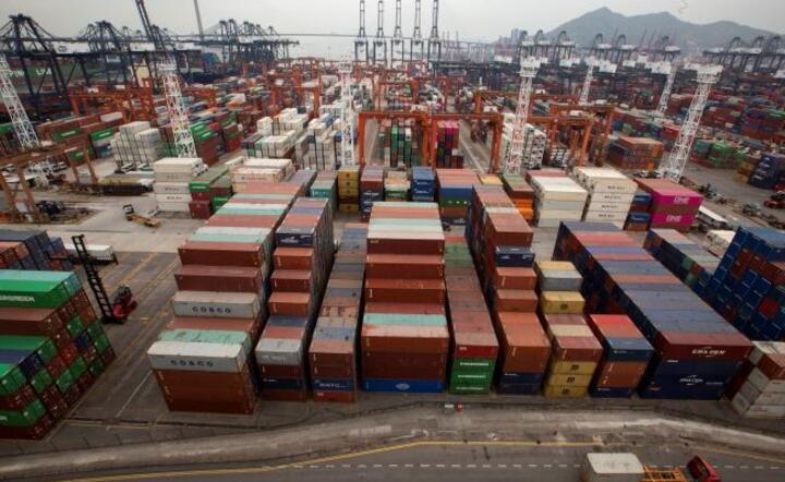 Port w Hong Kongu / autor: PAP/EPA/ALEX HOFFORD