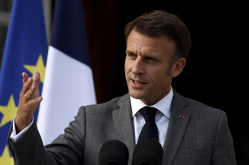 Macron po zamieszkach: Potrzebujemy porządku
