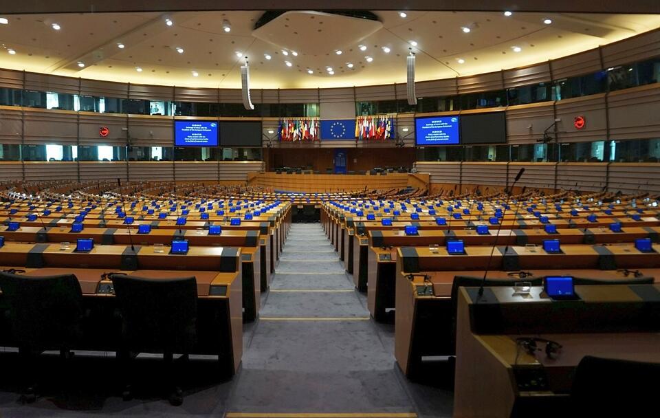 Sala obrad plenarnych Parlamentu Europejskiego w Brukseli / autor: Fratria