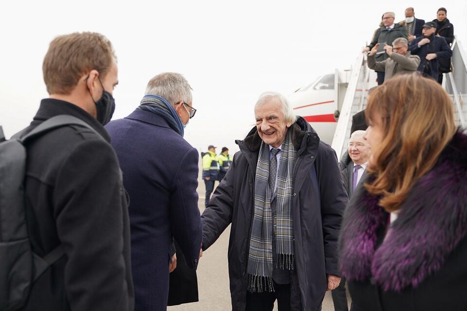 W Kijowie wylądowała polska misja parlamentarna, której przewodniczy wicemarszałek Sejmu Ryszard Terlecki / autor: Twitter/Sejm RP