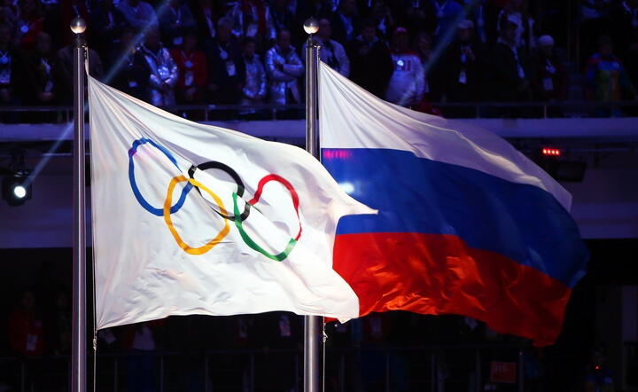 flaga olimpijska i flaga Rosji / autor: fotoserwis PAP